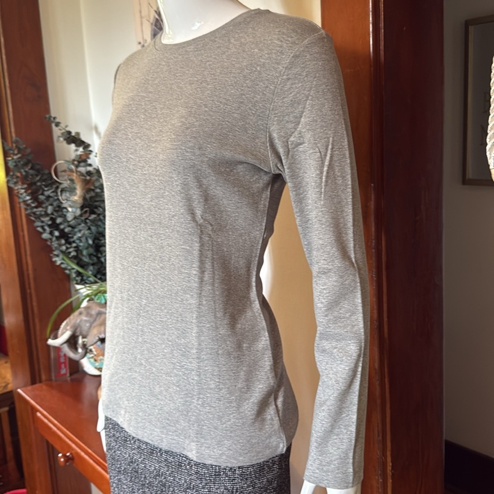 NWT northern reflections size small thick Gray Long Sleeve Top